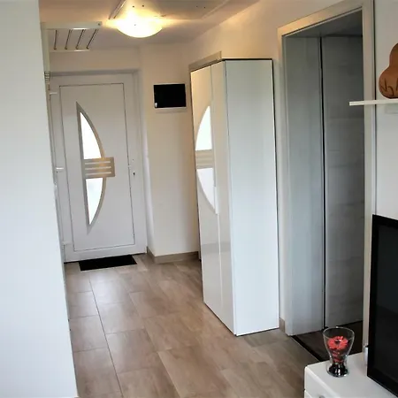 Διαμέρισμα Apartmaji Hrvatin V Kortah